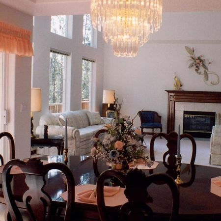 River Cove Elegant Waterfront Bed & Breakfast Пост Фолс Екстериор снимка